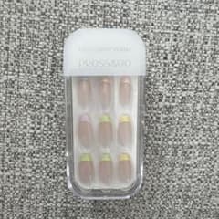 ネイルチップ　粘着テープ付きのサムネイル