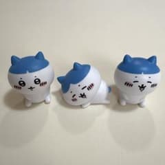 ちいかわフィギュア　ハチワレ　生え変わり　寝そべりのサムネイル