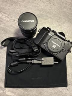 OLYMPUS OM-5 ミラーレスカメラ 本体と付属品のサムネイル