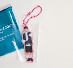 【NCT WISH リョウ】ランダムアクリルキーホルダーのサムネイル