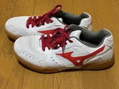 【値下げ】MIZUNO 体育館シューズ ホワイト レッド 25.5cm 美品のサムネイル