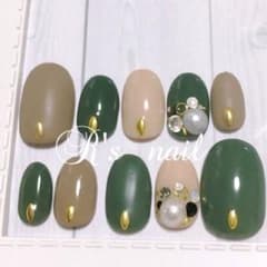 #21  グリーン×ベージュ♡ジェルネイル♡スワロフスキーのサムネイル