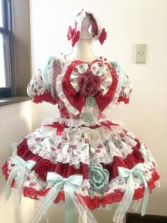 【はなっぷ様】お取り置き中8/4まで 赤✖️白 緑 アイドル衣装 コンカフェ衣装のサムネイル