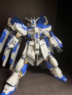 【素組み完成品】RG Hi-νガンダム 武器なし 箱・説明書なしのサムネイル