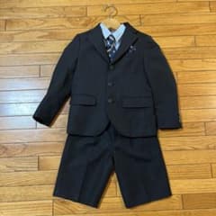 フォーマルキッズスーツのサムネイル