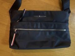 TOMMY HILFIGER ショルダーバッグ ネイビーのサムネイル