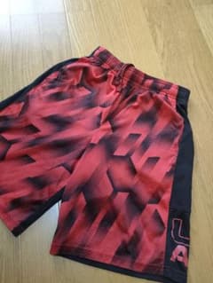 美品★アンダーアーマー★ジュニア★ハーフパンツのサムネイル