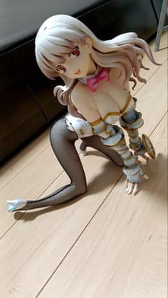イリヤスフィール・フォン・アインツベルン バニーVer. 1/4フィギュアのサムネイル