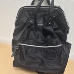 完売品！ ディズニー ミッキー アネロ　口金リュック 黒 軽量 マザーズバッグのサムネイル
