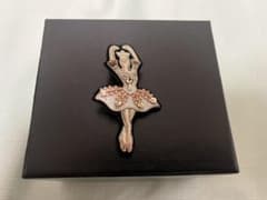 チリア　バレリーナのブローチ　アンオーのサムネイル