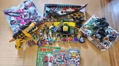仮面ライダー鎧武ジオウ 武器 フィギュア 図鑑 キョウリュウジャー大量まとめ売りのサムネイル