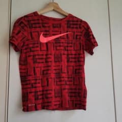 NIKE ナイキ Tシャツ140センチのサムネイル