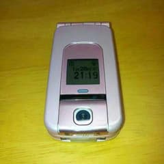〔出品明日まで〕docomo F882iES らくらくホン 新品電池・充電台付きのサムネイル