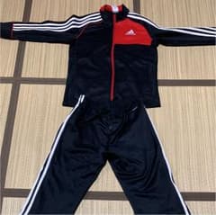 ともぴ様専用 adidas アディダス ジャージ 子供服 上下セットのサムネイル