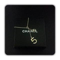 大値下げ！ CHANEL ロゴブレスレットのサムネイル