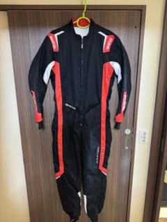 S*e様 Sparco レーシングスーツ 黒/赤 収納バッグ付き - メルカリ