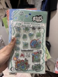 3D Little Monster Relief Stickerのサムネイル