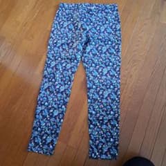 UNIQLO 花柄 スキニーパンツ XLサイズのサムネイル