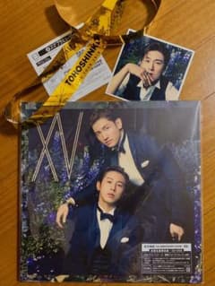 東方神起「XV」初回盤　CD＋DVD＋豪華フォトブックレット40P＋オマケ銀テ付のサムネイル