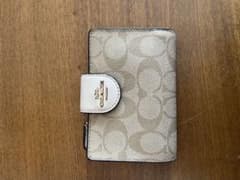 COACH 二つ折り財布 ベージュ系のサムネイル
