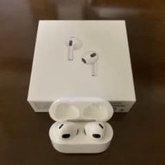 AirPods 第3世代 本体 ホワイト 充電ケース付きのサムネイル