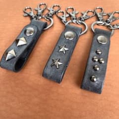 スタッズ レザー キーホルダー キーリング ベルトループ ブラック 本革のサムネイル