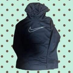 NIKE ブラック パーカー　スポーツのサムネイル