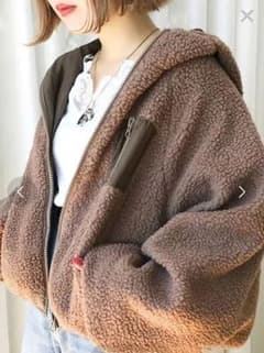 大人気‼︎アプレジュール ボアブルゾン モカのサムネイル