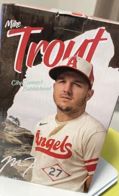 【リアン様専用』マイク・トラウト選手　記念ユニフォームボブルヘッドのサムネイル