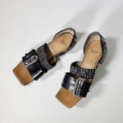 TOGA PULLA トーガ メタルバックル スクエアトゥ サンダル レザー 黒