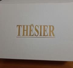 THÉSIER ギフト箱 ホワイト 仕切り付きのサムネイル