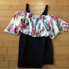 オフショルワンピースのサムネイル