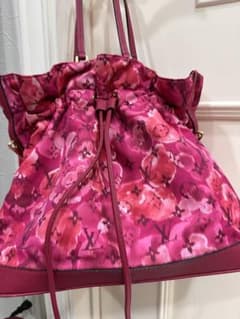 Louis Vuitton ピンク フラワートートバッグのサムネイル