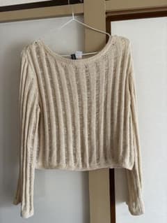 H&M ベージュ リブ編み ニット Mのサムネイル