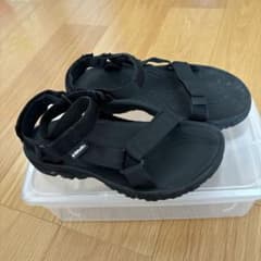Teva サンダル　黒　24センチのサムネイル