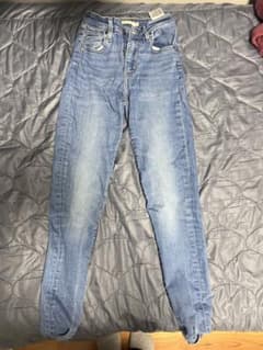 Levi's スキニーデニムパンツ ブルーのサムネイル