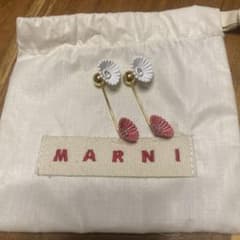MARNI フラワーピアス ホワイト ピンク　中古 MARNI フラワーピアス ホワイト ピンク 中古 - メルカリ