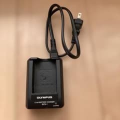 OLYMPUS BCS-1 純正リチウムイオンバッテリー充電器 PEN E-P1のサムネイル