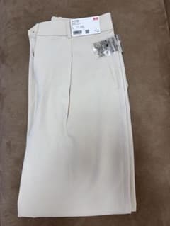 【新品】UNIQLO ユニクロ タックワイドパンツ 30ナチュラル　Lサイズのサムネイル