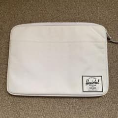Herschel ハーシェル　パソコンケース　Mac 値下げのサムネイル