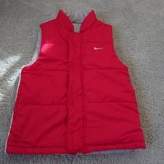 リバーシブル ナイキ　NIKE ダウンベスト　キッズ　子供服のサムネイル