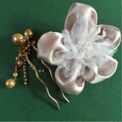 コサージュ ヘアアクセサリーのサムネイル