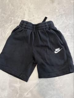 Nike 黒 ハーフパンツ S (8-9歳)のサムネイル