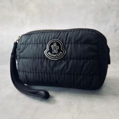 MONCLER メタルロゴ キルティング ポーチ - メルカリ