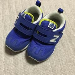 ニューバランスのサムネイル