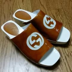 アイキンちゃん様専用☆GUCCIサンダル☆エナメルのサムネイル