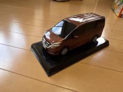 1/26 日産 セレナハイウェイスター　マルーンレッドのサムネイル