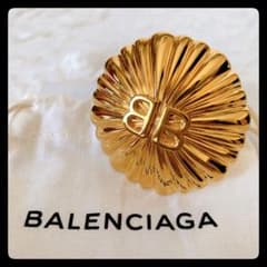 Excellent condition Balenciaga ear cuff earrings, gold round BB clip