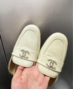 CHANEL チャネル　アイボリー スリッポンのサムネイル