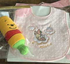 ミニーちゃんのスタイとプーさんのガラガラ
